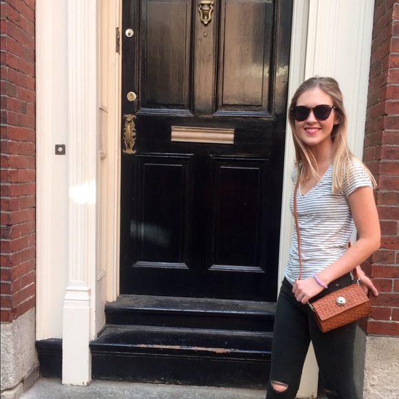 hi!! 👋🏻 - Picture 3 of 3